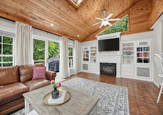 Photo 3 of Single family home for sale at 21 Andrew Cir, Stoughton, MA 02072 | MLS# 73584688 | Listing updated on 2026-10-08