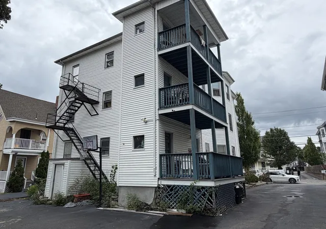 Photo 3 of Sale Pending at 957 Warren Ave, Brockton, MA 02301 | MLS# 73572987 | Listing updated on 2026-09-30