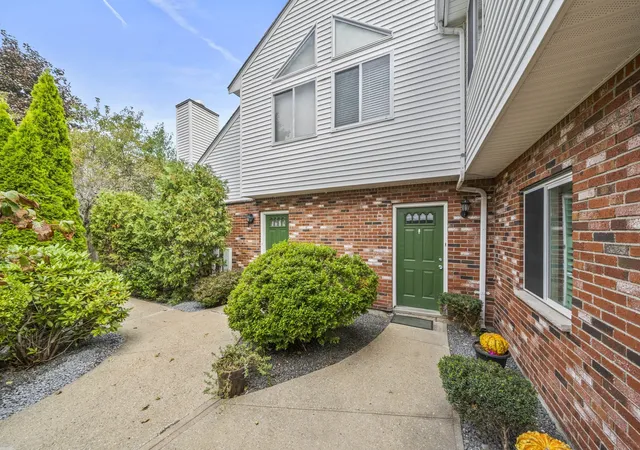 Photo 1 of Sale Pending at 233 Lake St #F, East Weymouth, MA 02189 | MLS# 73582200 | Listing updated on 2026-10-01