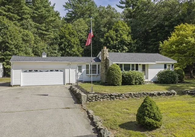 Photo 2 of Sale Pending at 508 Center St, Pembroke, MA 02359 | MLS# 73575346 | Listing updated on 2026-09-29