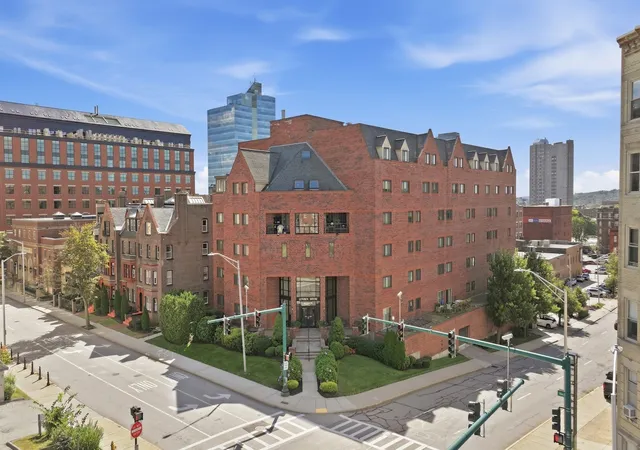 Listing Photo 2 - Condo for sale in building located at 44 Elm St, Worcester, MA 01609 - Unit #109