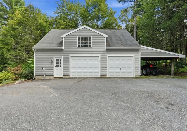 Photo 3 of Single family home for sale at 17 Phelps Ln, Williamsburg, MA 01096 | MLS# 73569778 | Listing updated on 2026-09-28