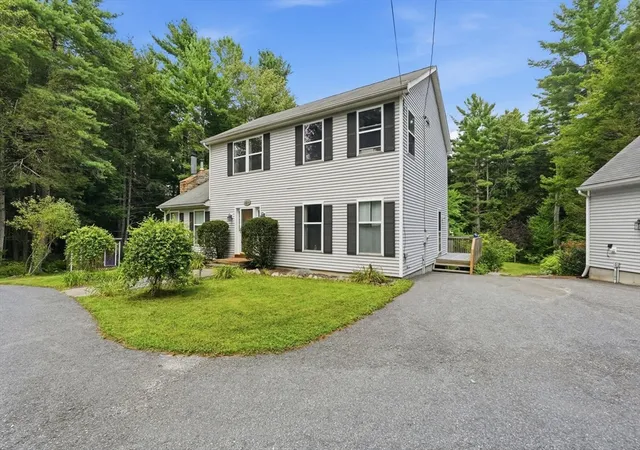 Photo 4 of Single family home for sale at 17 Phelps Ln, Williamsburg, MA 01096 | MLS# 73569778 | Listing updated on 2026-09-28