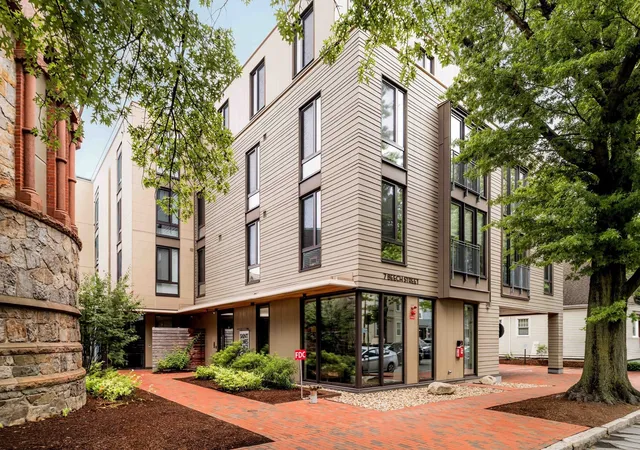 Listing Photo 2 - Condo for sale in building located at 7 Beech St, Cambridge, MA 02140 - Unit #321