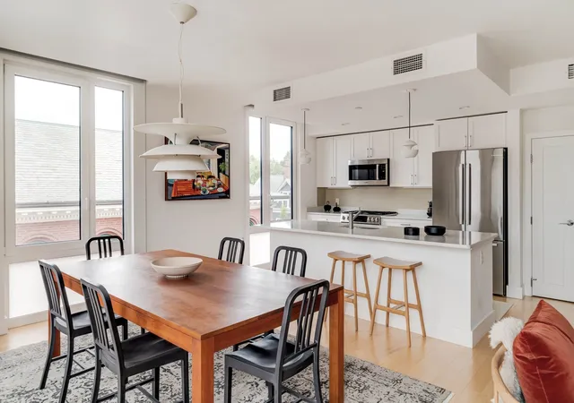 Listing Photo 5 - Condo for sale in building located at 7 Beech St, Cambridge, MA 02140 - Unit #321