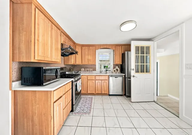 Photo 3 of Sale Pending at 147 Elmlawn Rd, Braintree, MA 02184 | MLS# 73579441 | Listing updated on 2026-10-08