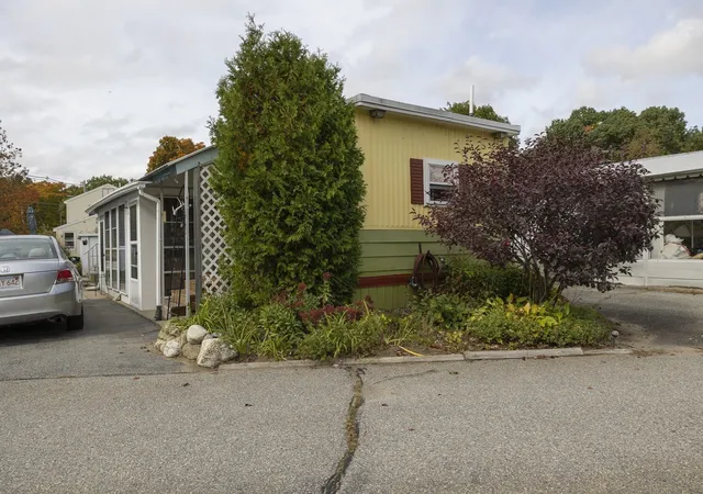 Photo 3 of Manufactured home for sale at 239 Ayer Rd #8, Littleton, MA 01460 | MLS# 73587204 | Listing updated on 2026-10-10