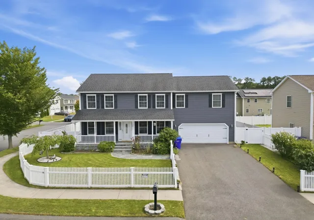 Photo 1 of Single family home for sale at 37 Wells St, Springfield, MA 01104 | MLS# 73578687 | Listing updated on 2026-10-20