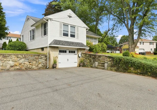 Photo 2 of Single family home for sale at 3 Tyler St, Methuen, MA 01844 | MLS# 73575018 | Listing updated on 2026-09-14