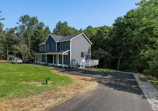 Photo 2 of Condo for sale at 16 Gunn Rd Ext #B, Southampton, MA 01073 | MLS# 73575401 | Listing updated on 2026-09-28