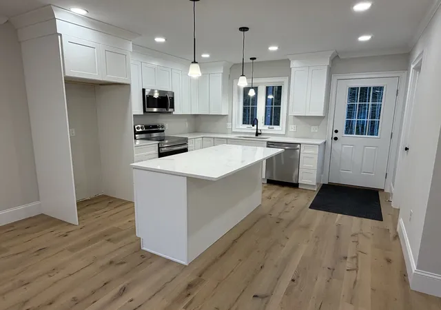 Photo 3 of Single family home for sale at 10 Maple Hl Rd, Lakeville, MA 02347 | MLS# 73575280 | Listing updated on 2026-09-19