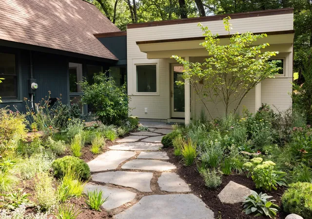 Photo 3 of Sale Pending at 102 The Valley Rd, Concord, MA 01742 | MLS# 73574526 | Listing updated on 2026-09-30