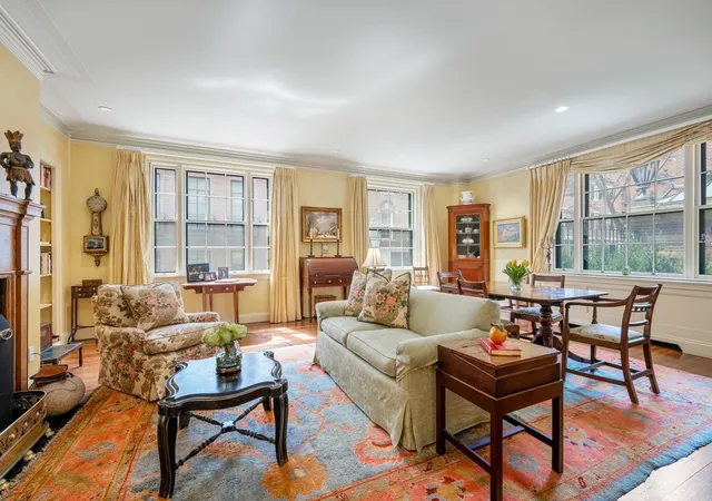 Listing Photo 3 - Condo for sale in building located at 101 Chestnut St, Boston, MA 02108 - Unit #E