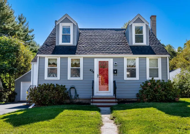 Photo 1 of Single family home for sale at 428 W Union St, East Bridgewater, MA 02333 | MLS# 73588310 | Listing updated on 2026-10-13