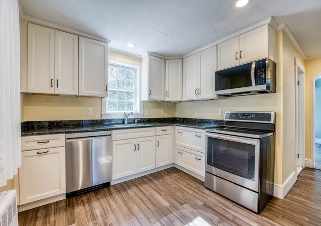 Photo 3 of Single family home for sale at 428 W Union St, East Bridgewater, MA 02333 | MLS# 73588310 | Listing updated on 2026-10-13
