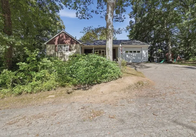 Photo 2 of Single family home for sale at 5 Donna Ln, Dudley, MA 01571 | MLS# 73578967 | Listing updated on 2026-10-06
