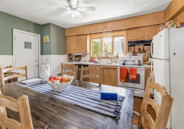 Listing Photo 4 - Condo for sale in building located at 547 School St, Webster, MA 01570