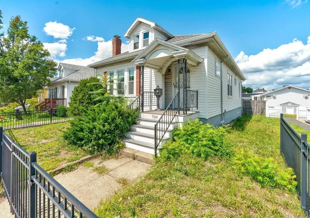Photo 2 of Single family home for sale at 334 Sea St, Quincy, MA 02169 | MLS# 73577409 | Listing updated on 2026-10-16