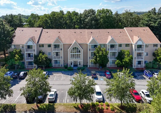 Photo 2 of Sale Pending at 102 Hunter's Run #102, Haverhill, MA 01832 | MLS# 73572967 | Listing updated on 2026-09-29