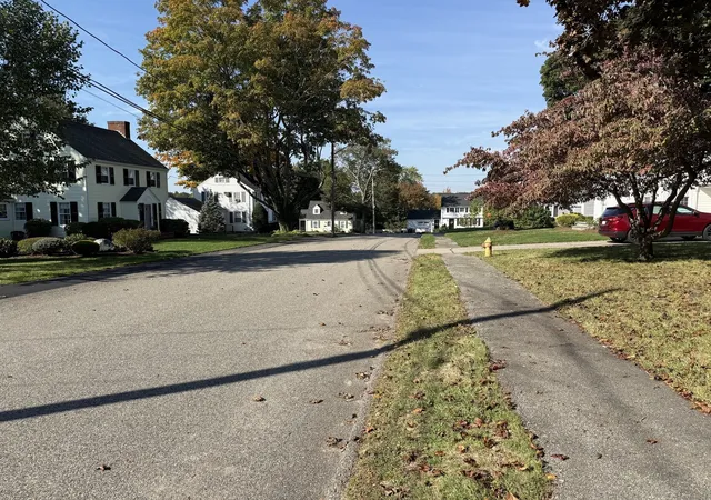 Photo 4 of Single family home for sale at 27 Keating Cir, South Weymouth, MA 02190 | MLS# 73589453 | Listing updated on 2026-10-15