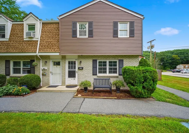 Listing Photo 1 - Condo for sale in building located at 140 Old Fry Rd, Haverhill, MA 01830 - Unit #M