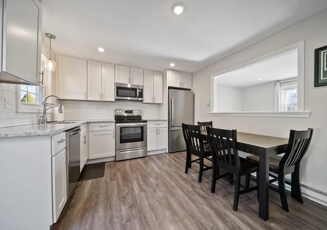Listing Photo 3 - Condo for sale in building located at 140 Old Fry Rd, Haverhill, MA 01830 - Unit #M