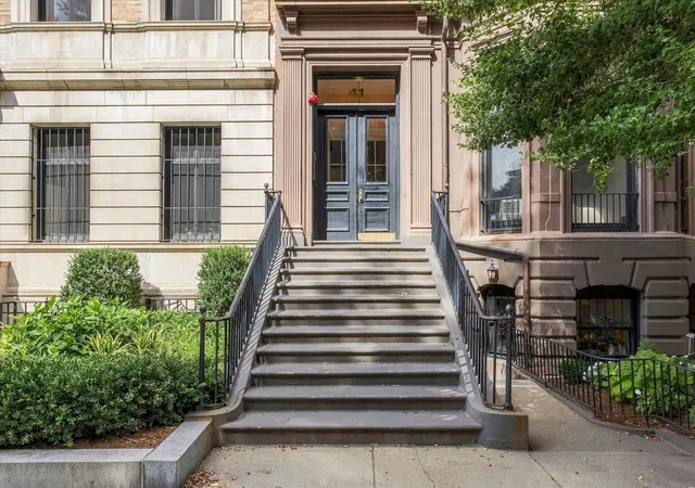 Listing Photo 1 - Condo for sale in building located at 41 Commonwealth Ave, Boston, MA 02116 - Unit #3