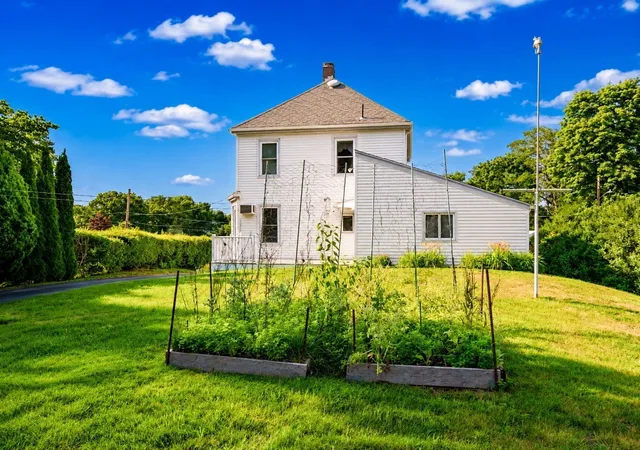 Photo 1 of Sale Pending at 4 Longfellow St, Beverly, MA 01915 | MLS# 73578575 | Listing updated on 2026-09-29