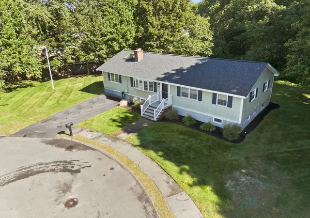 Photo 3 of Single family home for sale at 31 Columbus Rd, Woburn, MA 01801 | MLS# 73576063 | Listing updated on 2026-09-15