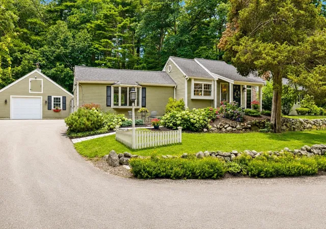 Photo 2 of Sale Pending at 781 Ferry St, Marshfield, MA 02050 | MLS# 73570535 | Listing updated on 2026-09-28