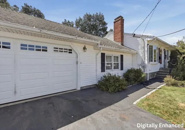 Photo 2 of Single family home for sale at 92 Applewood Dr, Marlborough, MA 01752 | MLS# 73573938 | Listing updated on 2026-09-16