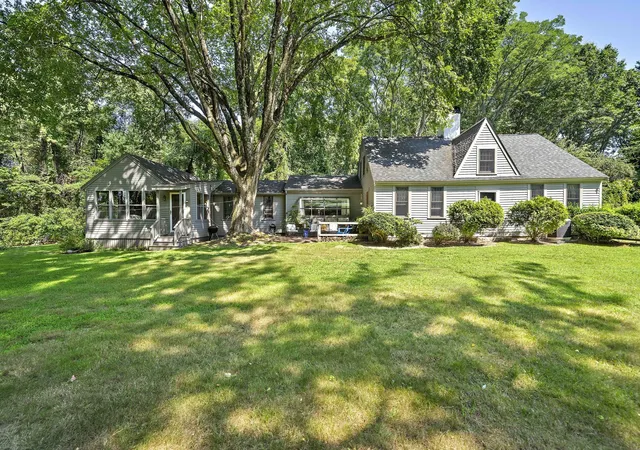 Photo 1 of Sale Pending at 128 Whitford Cir, Marshfield, MA 02050 | MLS# 73573437 | Listing updated on 2026-10-01