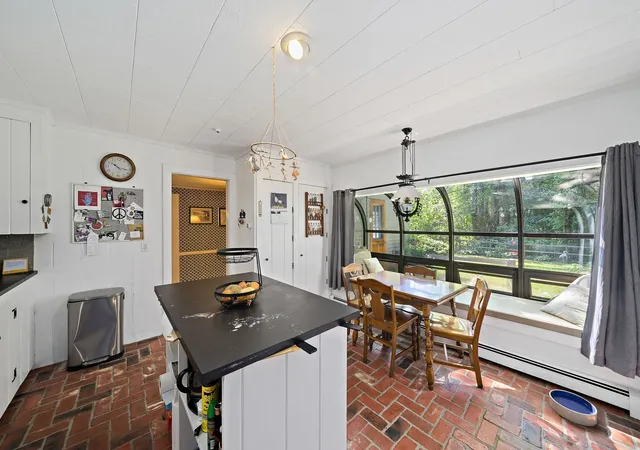 Photo 3 of Sale Pending at 128 Whitford Cir, Marshfield, MA 02050 | MLS# 73573437 | Listing updated on 2026-10-01