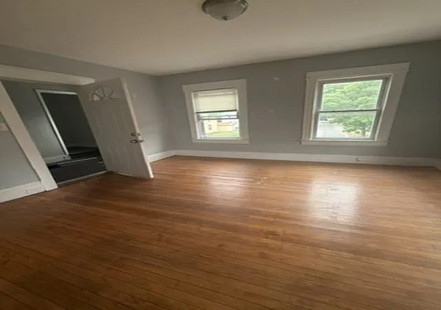 Photo 4 of House for sale at 335 Oakland St, Springfield, MA 01108 | MLS# 73573873 | Listing updated on 2026-09-13