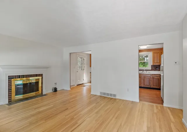 Photo 3 of Single family home for sale at 136 Ridge Rd, Marlborough, MA 01752 | MLS# 73576028 | Listing updated on 2026-09-16