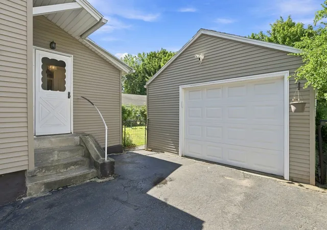 Photo 3 of Single family home for sale at 27 Elm St, Ludlow, MA 01056 | MLS# 73575269 | Listing updated on 2026-09-18