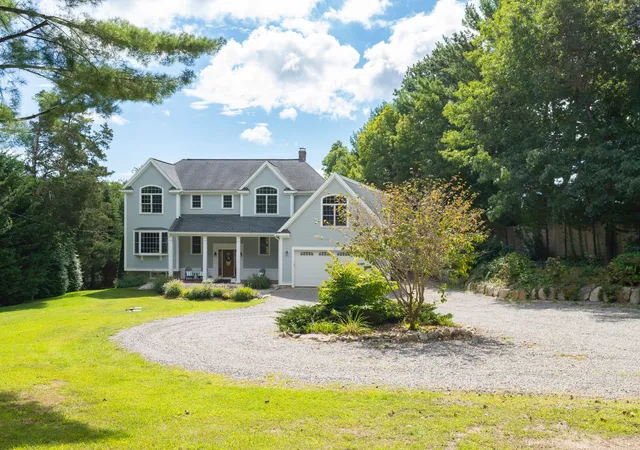Photo 3 of Single family home for sale at 10 Indian Pond Pt, Marstons Mills, MA 02648 | MLS# 73581043 | Listing updated on 2026-10-09