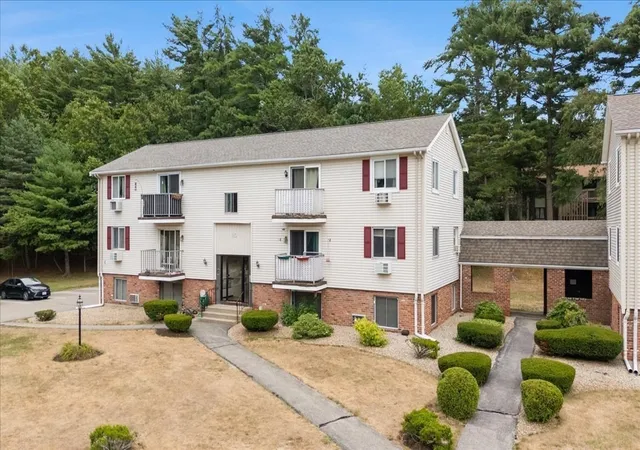 Photo 2 of Condo for sale at 10 Royal Dane Dr #79, Marshfield, MA 02050 | MLS# 73572937 | Listing updated on 2026-09-12