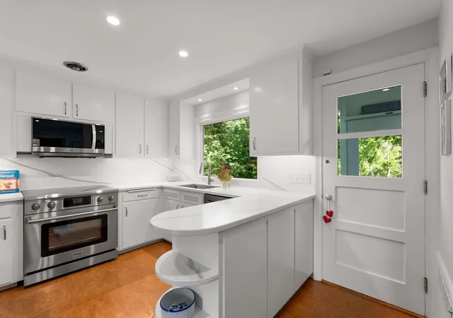 Photo 4 of Sale Pending at 253 Pond St, Winchester, MA 01890 | MLS# 73574477 | Listing updated on 2026-09-28
