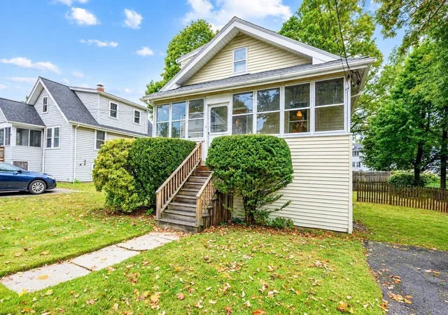 Photo 3 of Single family home for sale at 4 Circuit Rd, Braintree, MA 02184 | MLS# 73585246 | Listing updated on 2026-10-05