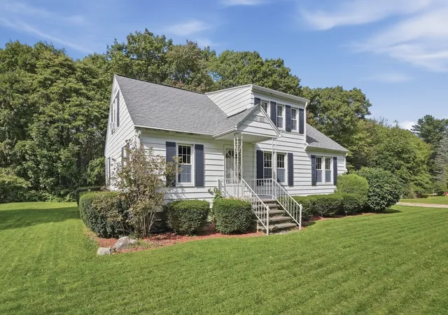 Photo 2 of Single family home for sale at 416 Rochdale St, Auburn, MA 01501 | MLS# 73584389 | Listing updated on 2026-10-04