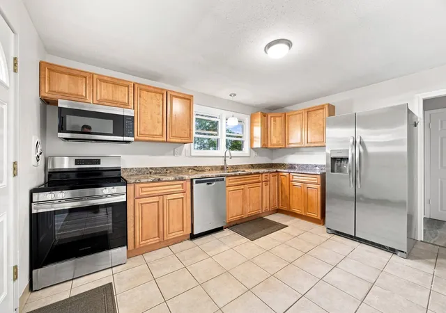 Photo 2 of Single family home for sale at 96 Shady Brk Ln, Springfield, MA 01118 | MLS# 73574770 | Listing updated on 2026-09-11