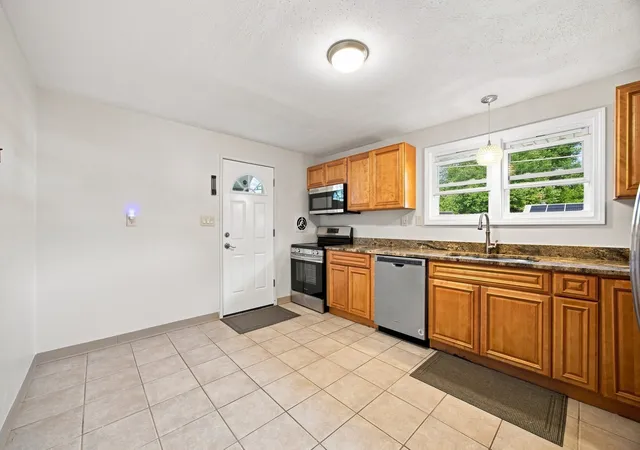 Photo 3 of Single family home for sale at 96 Shady Brk Ln, Springfield, MA 01118 | MLS# 73574770 | Listing updated on 2026-09-13