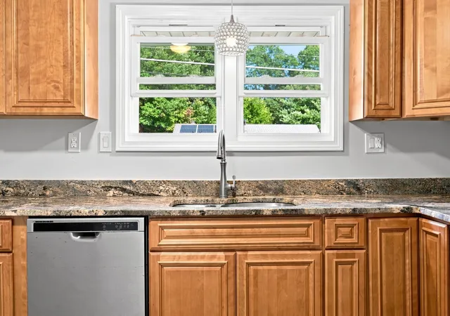 Photo 4 of Single family home for sale at 96 Shady Brk Ln, Springfield, MA 01118 | MLS# 73574770 | Listing updated on 2026-10-26