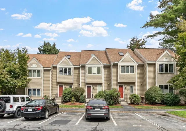 Photo 2 of Sale Pending at 41 Hunters Run Pl #41, Haverhill, MA 01832 | MLS# 73574141 | Listing updated on 2026-09-15