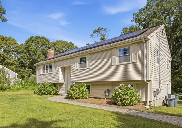 Photo 3 of Single family home for sale at 14 Bramble Bush Dr, Forestdale, MA 02644 | MLS# 73584007 | Listing updated on 2026-10-27
