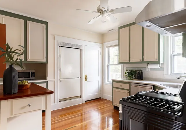 Photo 4 of Condo for sale at 3 Boylston St #2, Jamaica Plain, MA 02130 | MLS# 73572832 | Listing updated on 2026-09-08