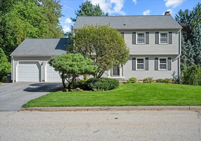 Photo 2 of Sale Pending at 4 Robertson Rd, Auburn, MA 01501 | MLS# 73577552 | Listing updated on 2026-10-07