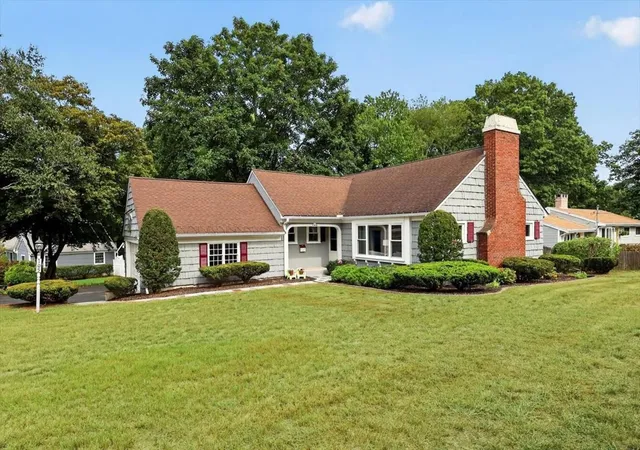 Photo 1 of Single family home for sale at 105 Whiting St, Hingham, MA 02043 | MLS# 73574578 | Listing updated on 2026-10-03
