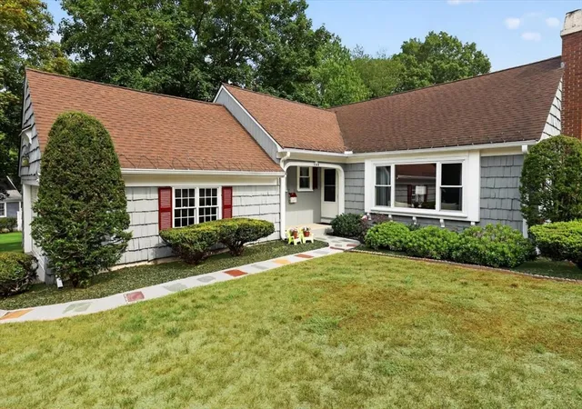 Photo 3 of Single family home for sale at 105 Whiting St, Hingham, MA 02043 | MLS# 73574578 | Listing updated on 2026-10-03